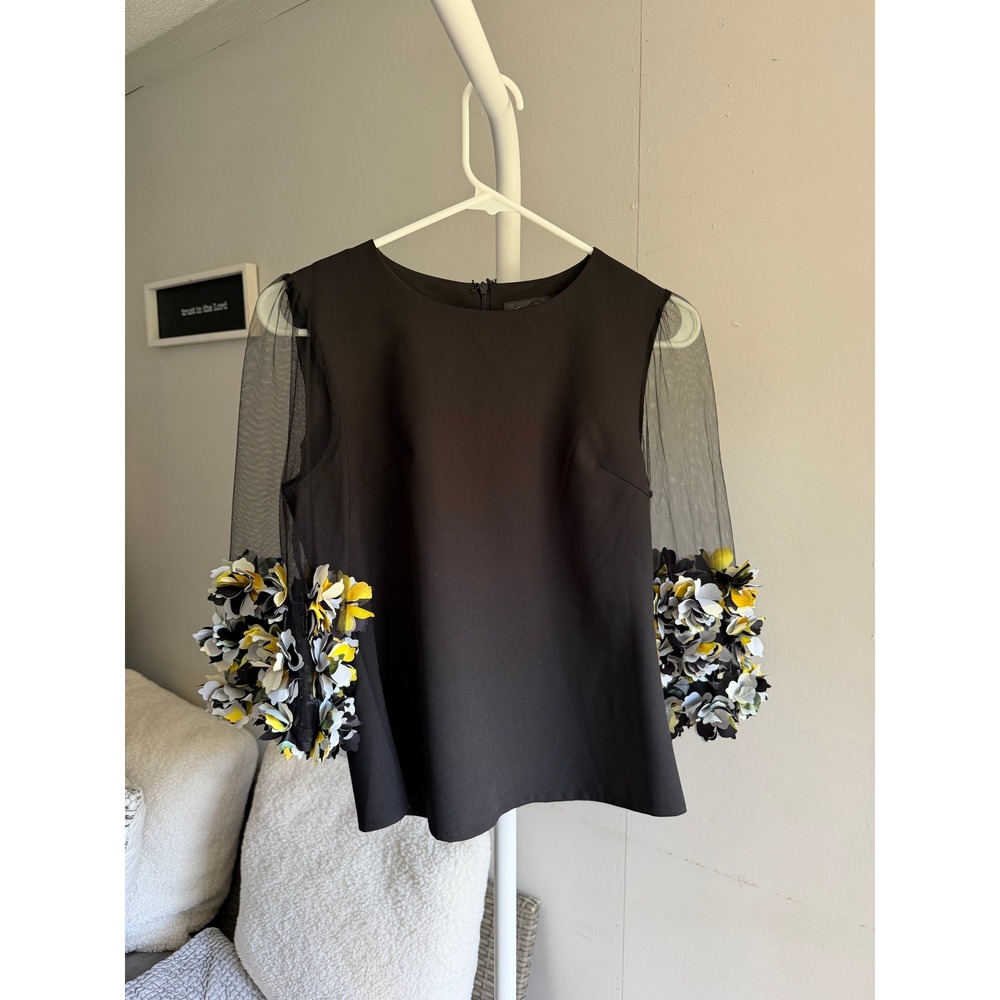 Gracia Blouse Womens Small Black Excellent 3D Floral Mesh Sleeve Top T22611